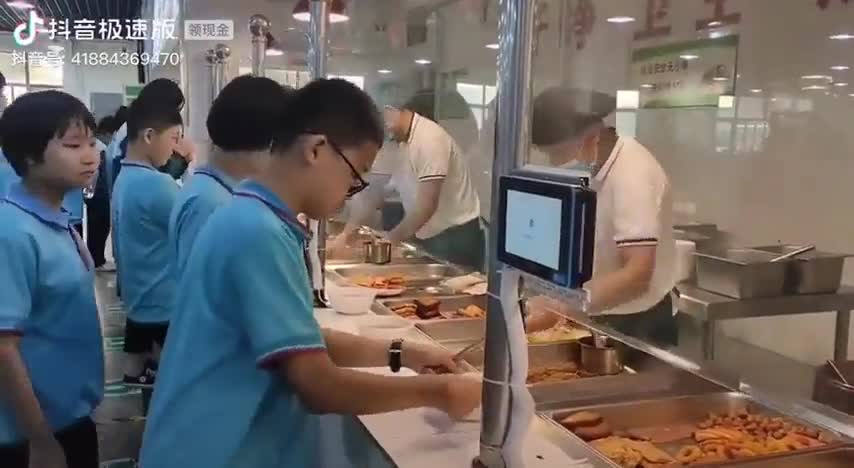 Chinese students can only pay with their faces to get their meals in school canteens now.