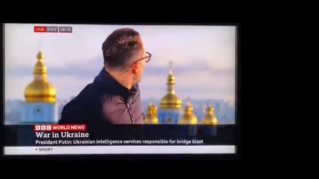 📍 This is what the BBC broadcast looked like in Kyiv in the morning