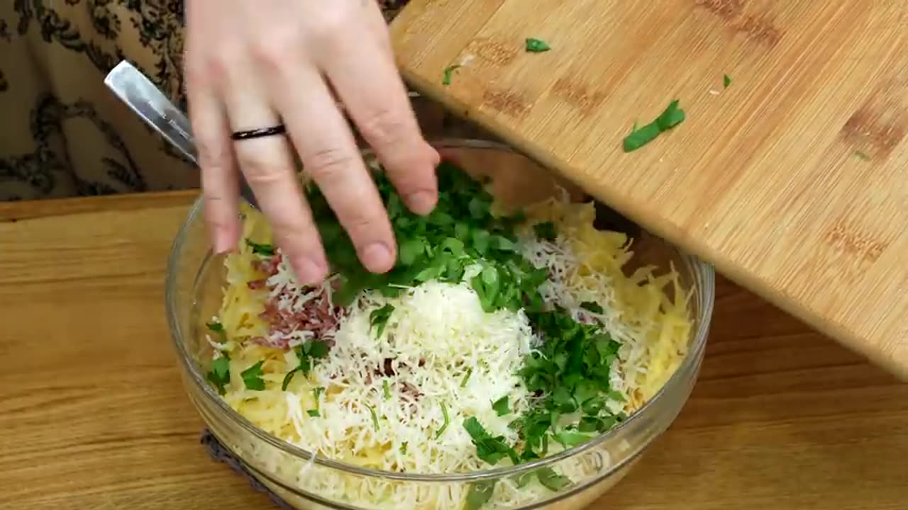 Einfach Kartoffeln reiben. Es ist so lecker, dass jeder es kochen sollte! Verfügbare Rezepte!