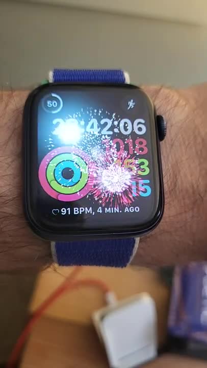 Apple's 2022 Easter Egg... Happy New Year!