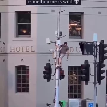 Er demontiert einfach die 5 G Masten!