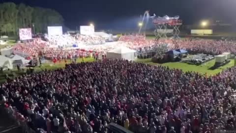 REAL CROWD VIEW OF TRUMPS RALLY!