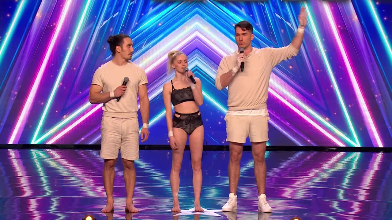 You won't be able to keep your eyes off of these ASTONISHING ACROBATS - Auditions - BGT 2022