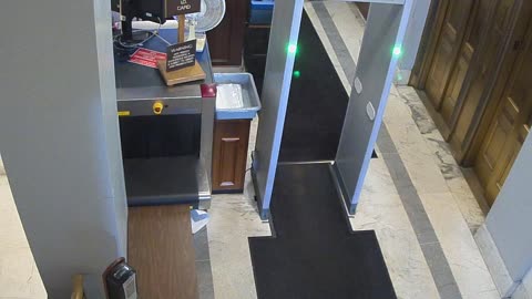 1017RSOB01DelAveADADoor_2021-01-06_07h48min32s620ms.mp4