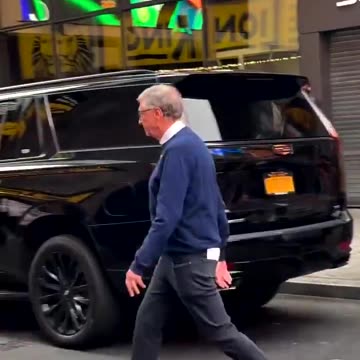 Bill Gates is disappointed after discovering that this was not a Barack Obama Hot Dog party