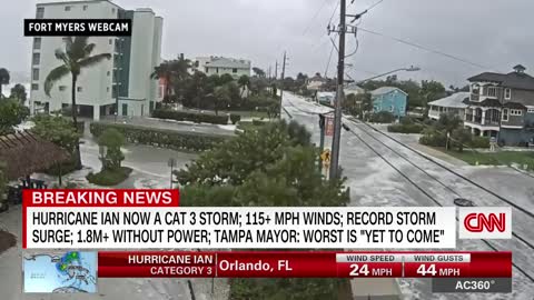 Timelapse shows hurricane storm surge flood streets in Fort Myers