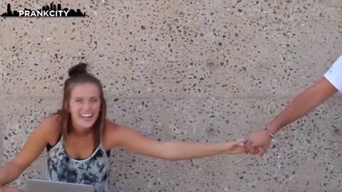 THE BEST ESCALATOR PRANKS!! *COUPLES REACTIONS