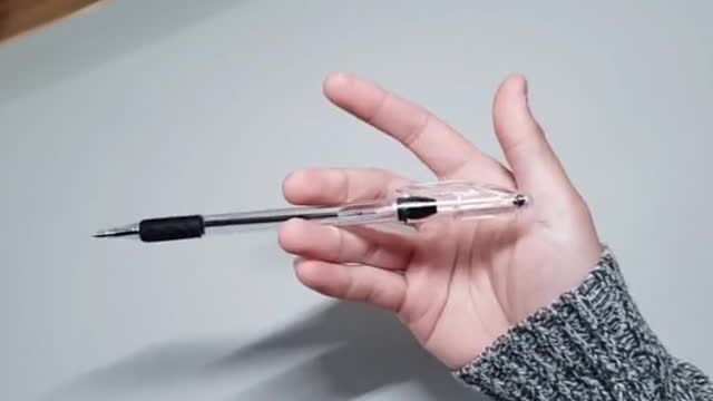 Want to LEARN pen spinning 😁 Learn these tricks first! ☝️