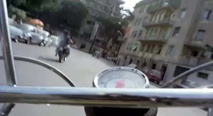 Car Chase in Hot Stuff (Paura in Città) - 1976