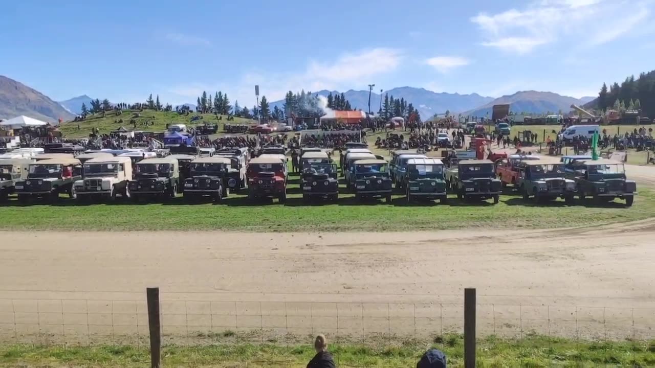 Wheels at Wanaka 2023 - Landrover Parade