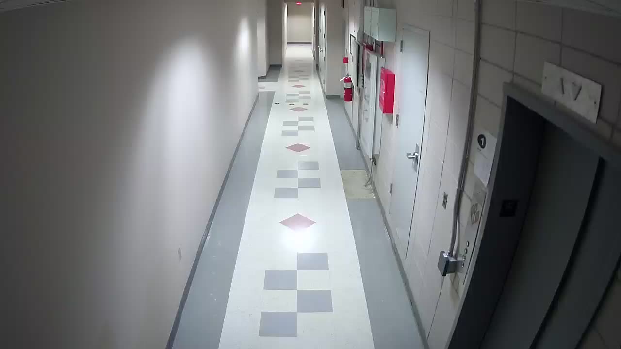 8801VZN01Elevator_2021-01-05_03h40min00s727ms.mp4