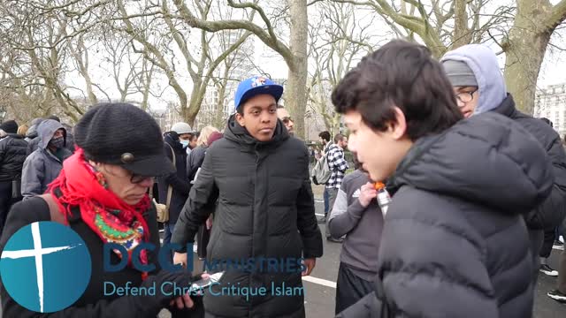 Sorry face of the next generation. Allah prays. I don't know the argument. Speakers Corner