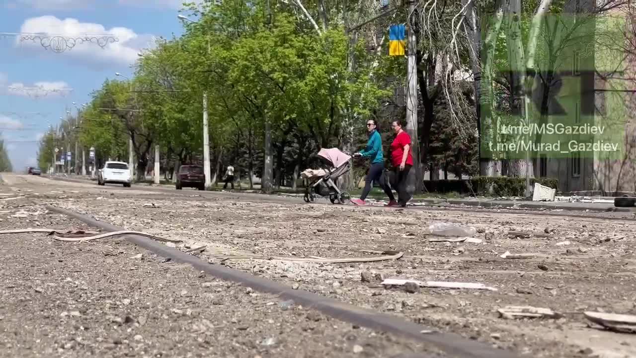 Do Mariupolu se vrací mírový život