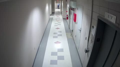 8801VZN01Elevator_2021-01-05_01h40min00s633ms.mp4