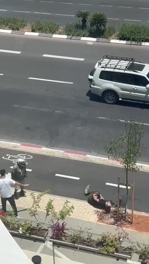GRAPHIC:A Jihadi terrorist neutralized by security forces in Tel-aviv Israel