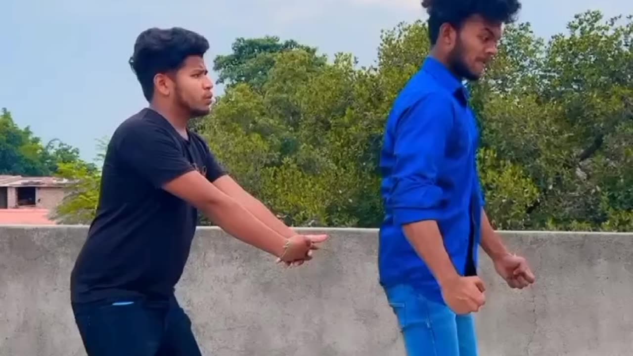 दोस्त का भरोसा नही हैं 😂😂#funny #realfools #surajroxfunnyvibeo #vikramcomedyvideo #dosti