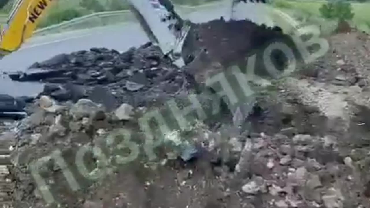 Heavy Road blocks being set up in the Lipetsk region to stop the Wagner convoy.