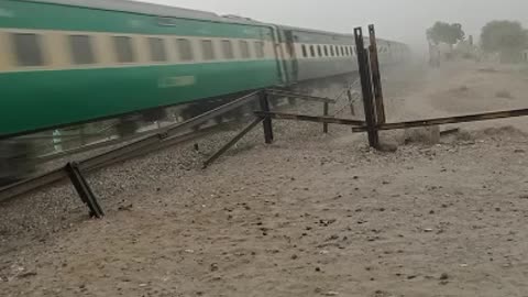 Train Pakistan speed