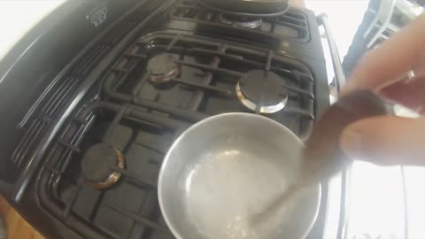 Mark Wahlberg poaches an egg