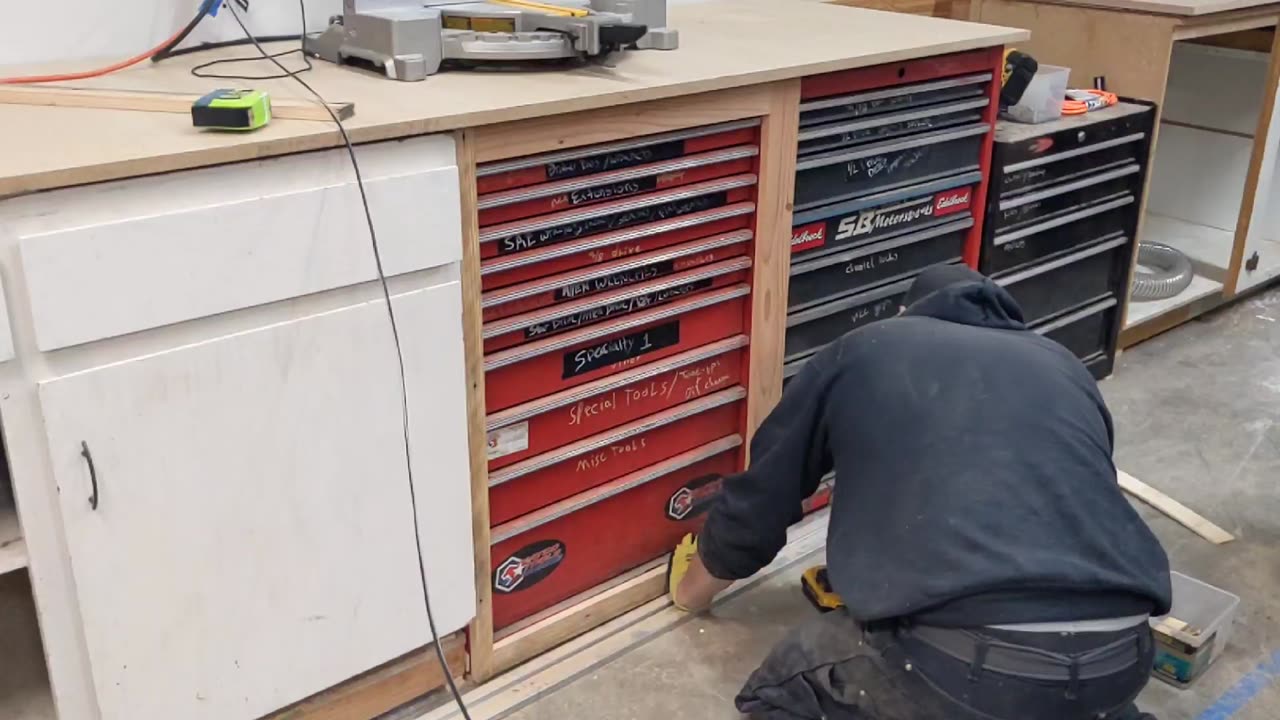 Custom work bench part.4 : 90% complete