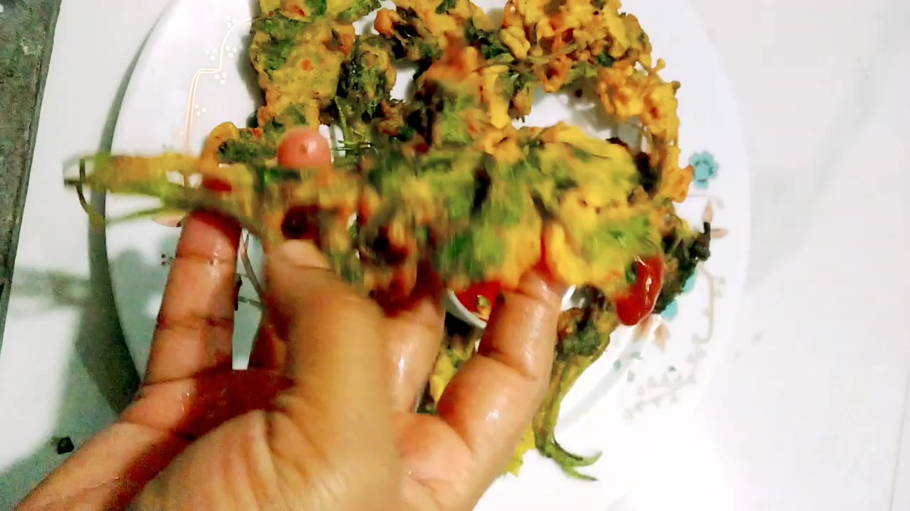 Easy coriander leaves sanacks recipe.