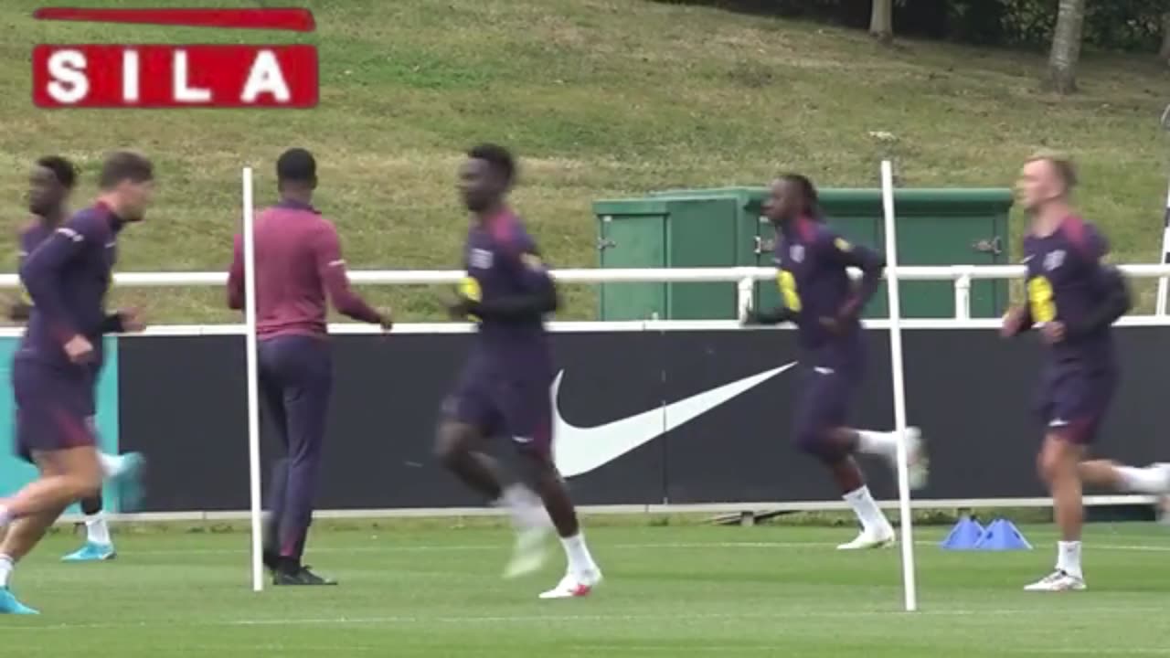 Lee Carsley leads England training at St George's Park