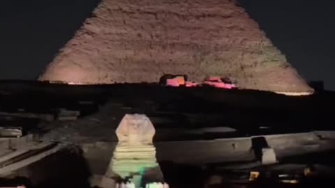 Did the sphinx really close his eyes?