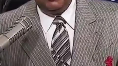 Enjoy the truth about how Kamala Harris aka the ORIGINAL #HawkTuaHarris got started in politics