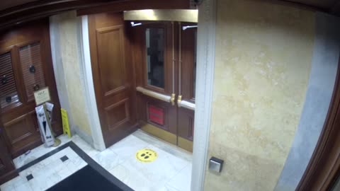 0181USCH01SouthDoorVestibule_2021-01-06_06h00min00s990ms.mp4