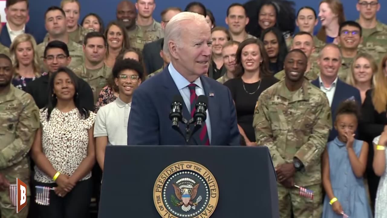 MOMENTS AGO: President Biden, First Lady meeting with Service Members...