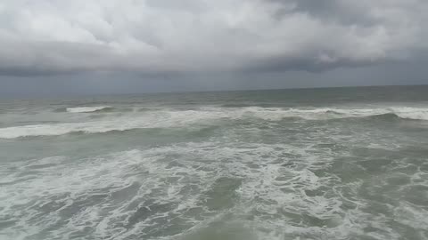 Look at these waves for a few moments and it will calm your mind.