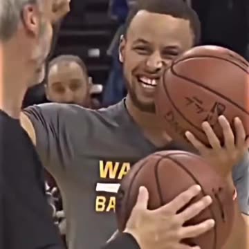 Dell had to show his son who taught him 😂 (@OneBasketballReplay)