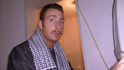 Ne Güzel Gözlerin - Hakký Bulut