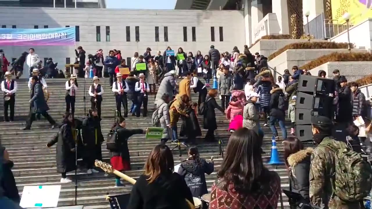 20180303_V3_S01(cMov7xkGYKk)3.1일 서울 도심 태극기 행사 직전 준비모습 취재