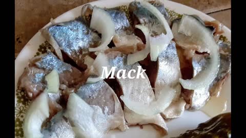 Russian cuisine: Marinated mackerel/Маринованная скумбрия