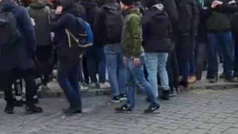 Budapest: Antifa komuniste ngriti flamurin e saj ...