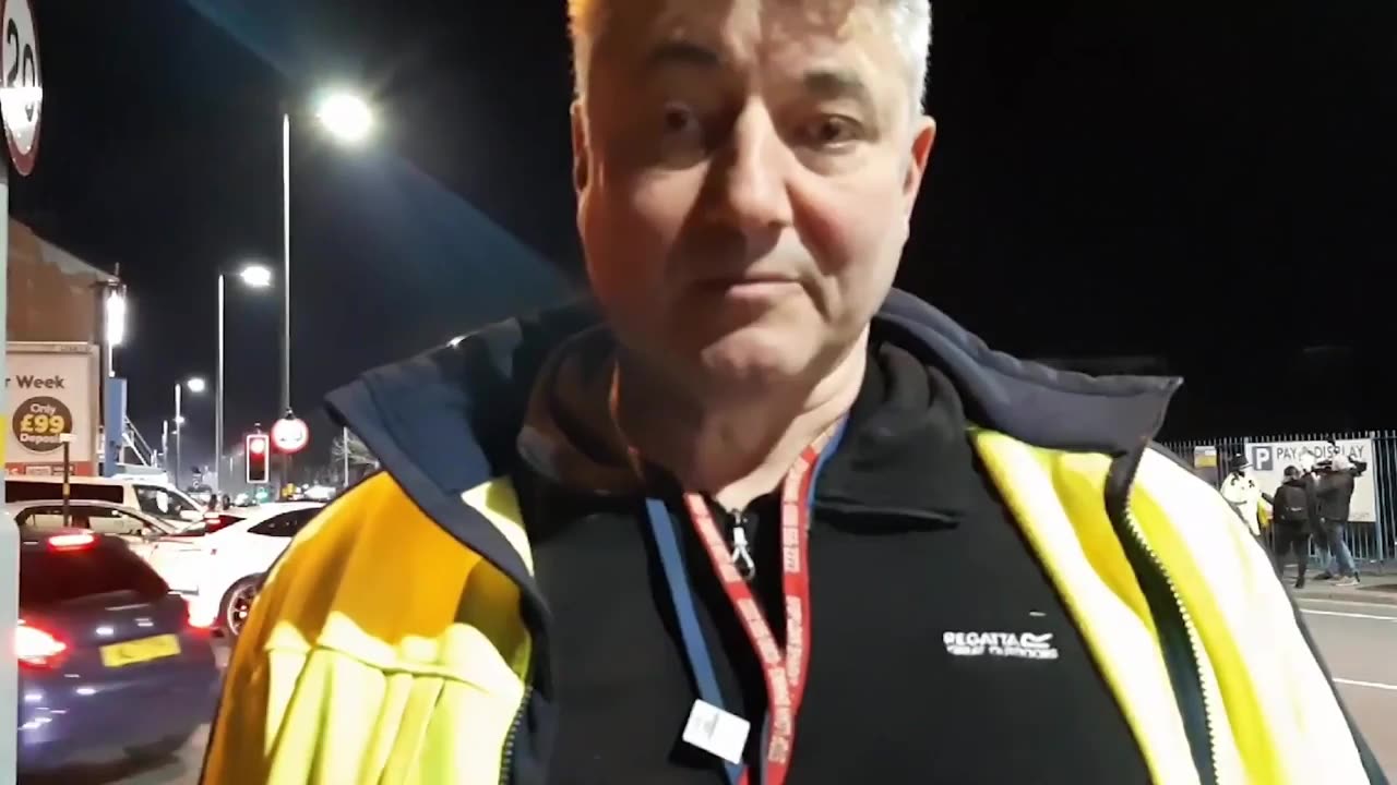 Violent Clashes Over Illegal Ramadan Businesses in UK: Muslim Attack Police, Injure Officers