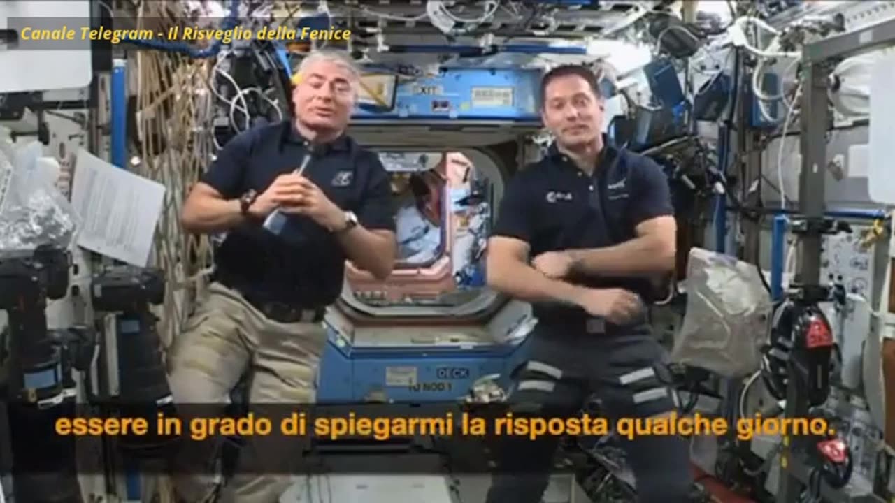 Ragazzino di 10 anni con una domanda distrugge la NASA e le teorie farlocche sull'Universo. 😁😁