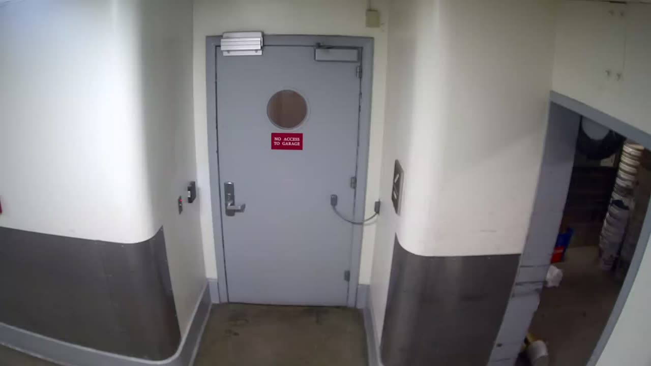 6128RHOBSBRSBST4Stairwell4_2021-01-05_16h20min00s883ms.mp4