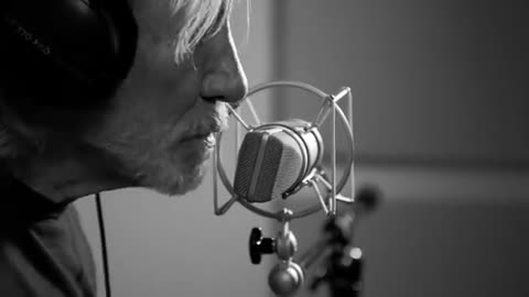 Roger Waters - The Gunner's Dream