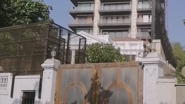 Shahrukh khan mannat house usa cat Joe Biden