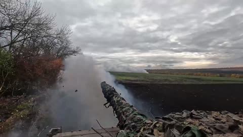 Footage of Ukrainian T-64BV Engaging A Russian Trenchline