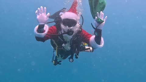 Santa Goes Diving