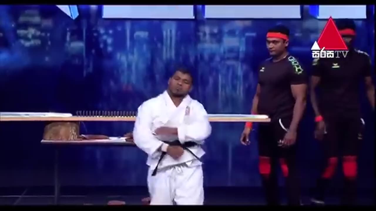 Karate Fail at Sri Lanka's Got Talent (plz don't try this)