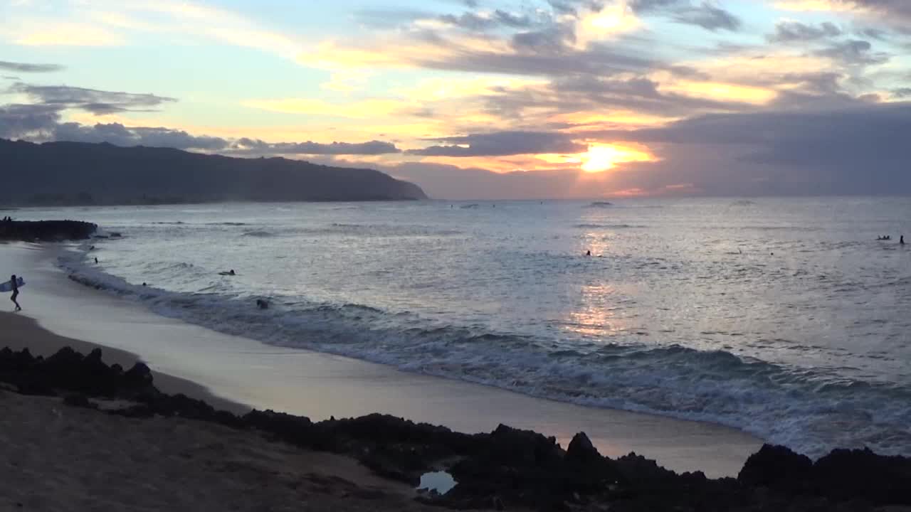 Halei'wa, HI — Hale'iwa Ali'i Beach Park - Sunset