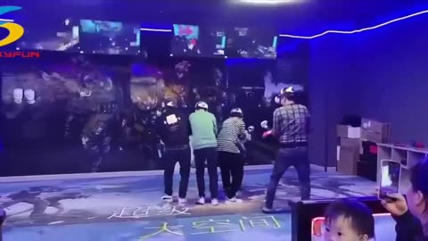 VR large space, multiplayer shooting games can be played at the same time