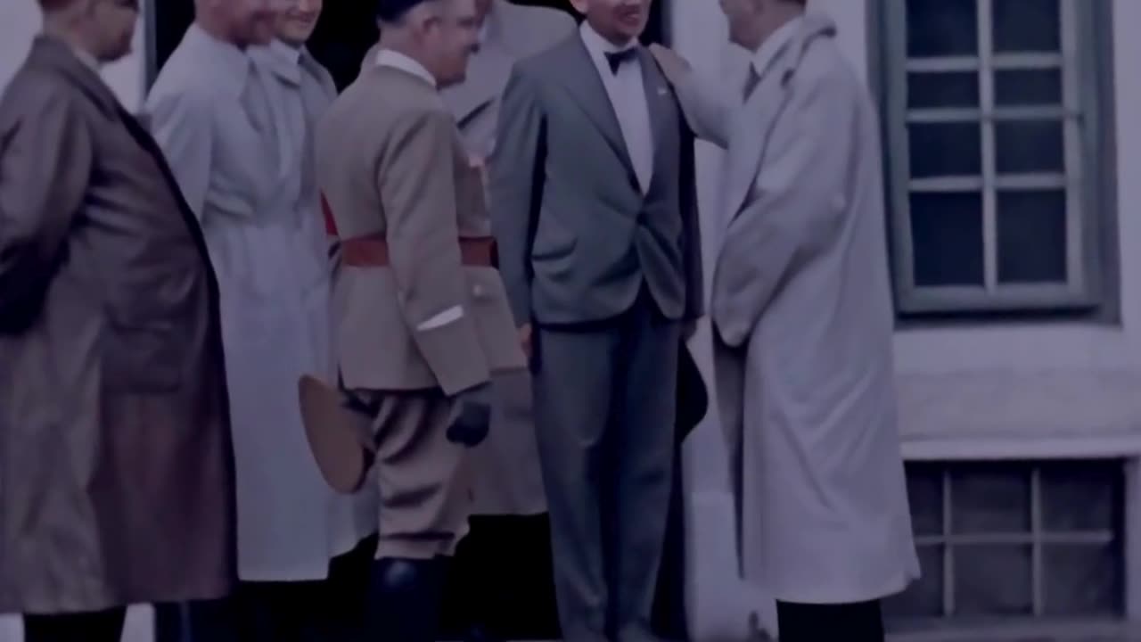 Austria 1936, Adolf Hitler goes back to his elementary school