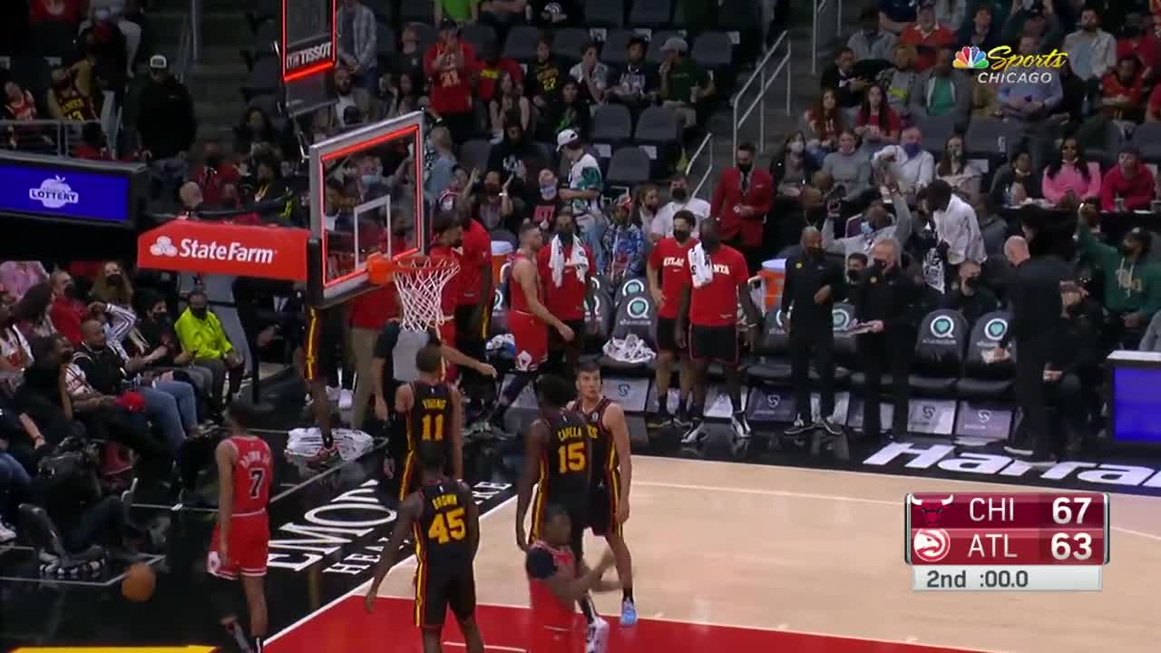 [Highlight] LaVine rips the fadeaway shot at the buzzer to seal 23 points in the first half!