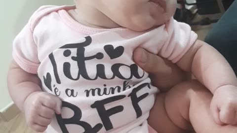 BEBÊ CONVERSANDO com o pai