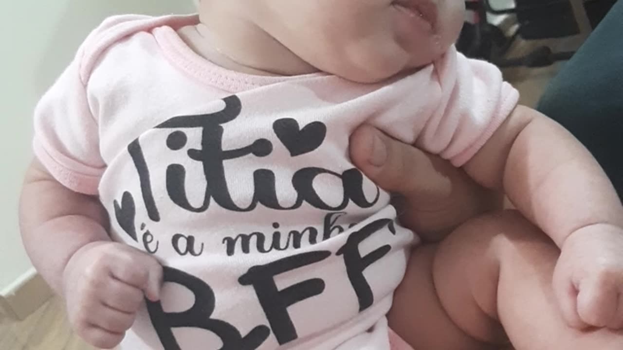 BEBÊ CONVERSANDO com o pai